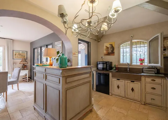 别墅 Soleil D'ete Pool & View Yourhosthelper 圣马克西姆