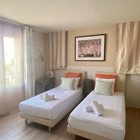Villa 5 Ch, 12 Pers, Piscine Chauffee, Proche Plages & Centre Maxime *