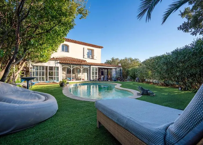 Soleil D'ete Pool & View Yourhosthelper * סן-מקסים